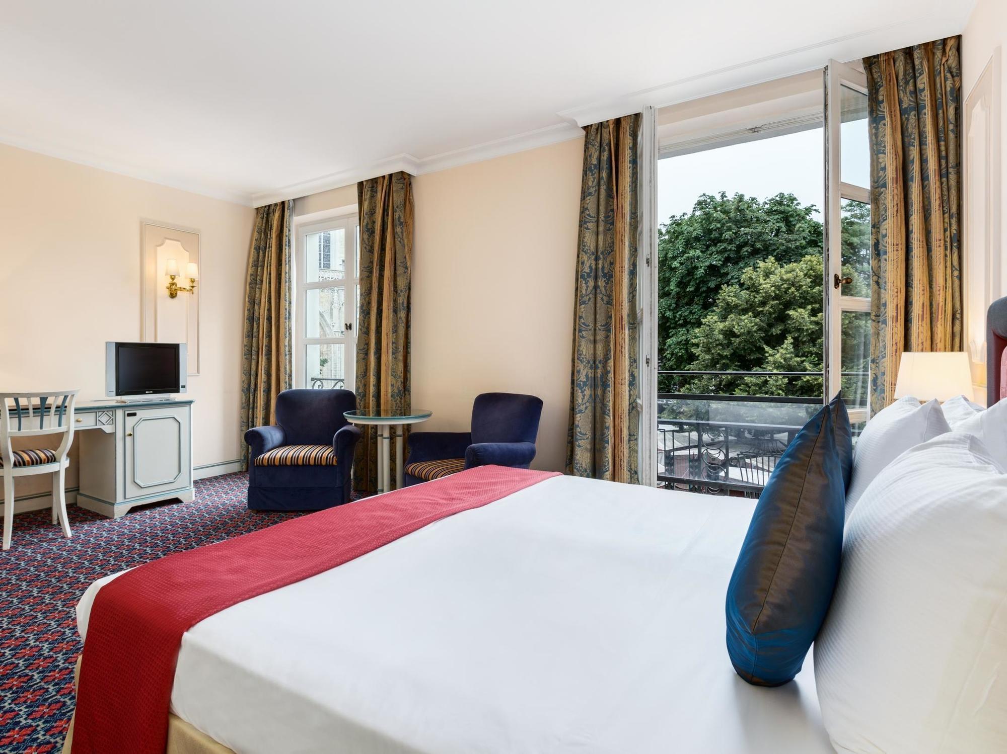 Hotel Nh Collection Grand Sablon 4*